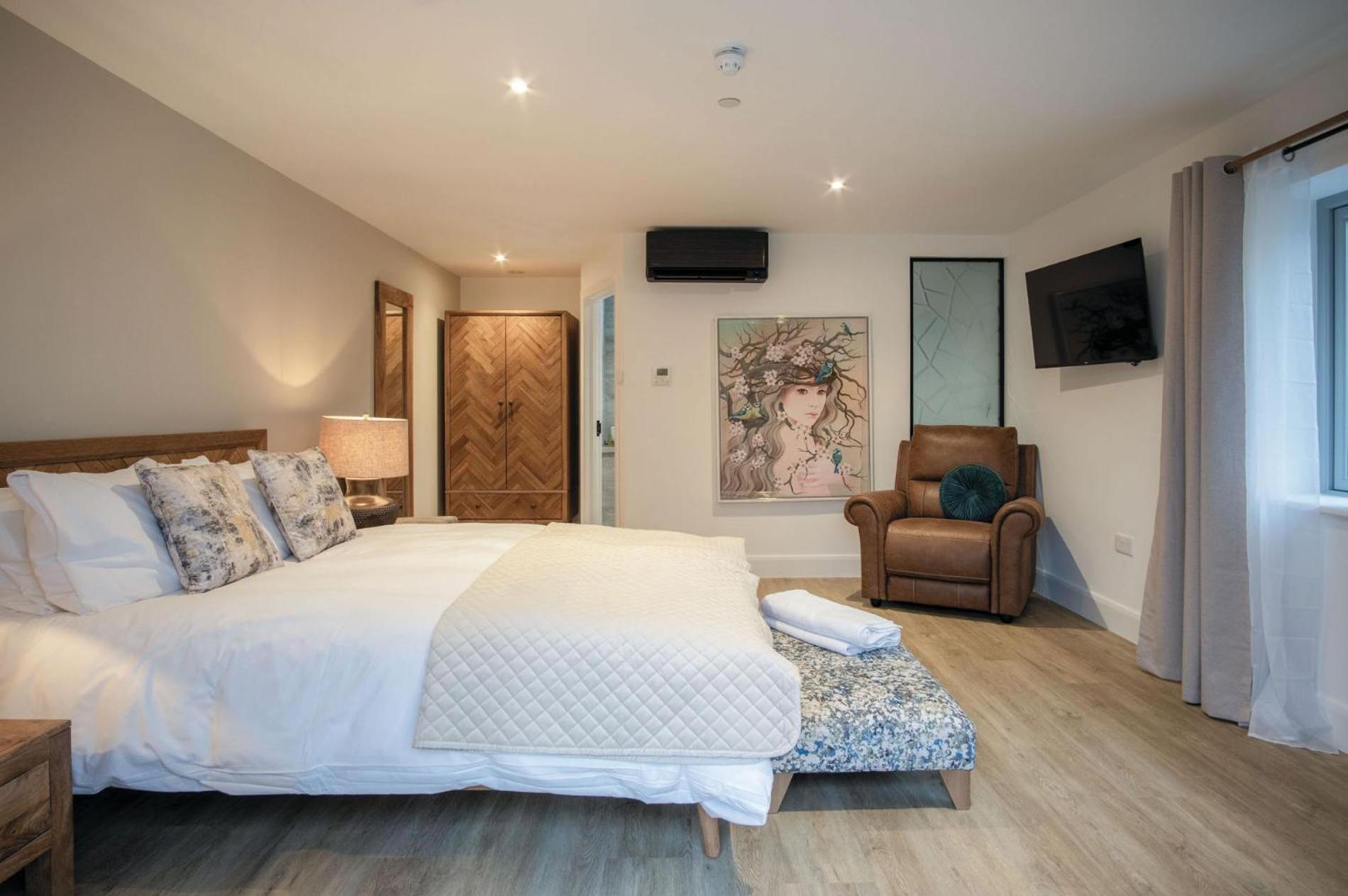 Suite 1 - Sleeping Giant Hotel - Pen Y Cae Inn بريكون المظهر الخارجي الصورة